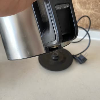 Arçelik Çaycının Düğmesi Düştü