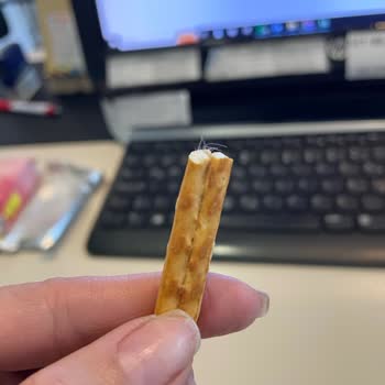 Eti Gıda Eti Çubuk Krakerin İçinden Çıkan Kıl