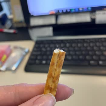 Eti Gıda Eti Çubuk Krakerin İçinden Çıkan Kıl