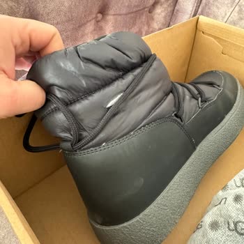 Moon Boot Bağcık Kesiği Değimi Talebi