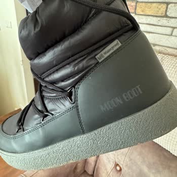 Moon Boot Bağcık Kesiği Değimi Talebi