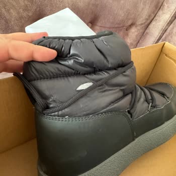 Moon Boot Bağcık Kesiği Değimi Talebi