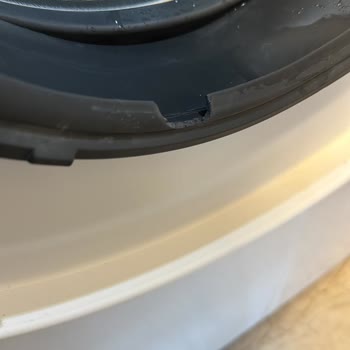 Siemens Ev Aletleri 1 Yıllık Çamaşır Makinesinin Körük Lastiği Koptu