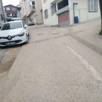 Bursa Büyükşehir Belediyesi Yağmurlu Havalarda Asfalt Çökme Oluyordu