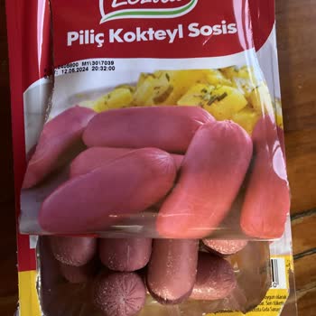 Lezita Marka Sosisin Üzerindeki Beyaz Noktalar