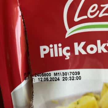 Lezita Marka Sosisin Üzerindeki Beyaz Noktalar