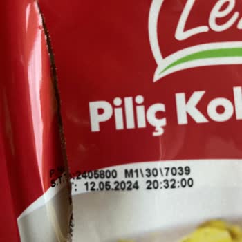 Lezita Marka Sosisin Üzerindeki Beyaz Noktalar