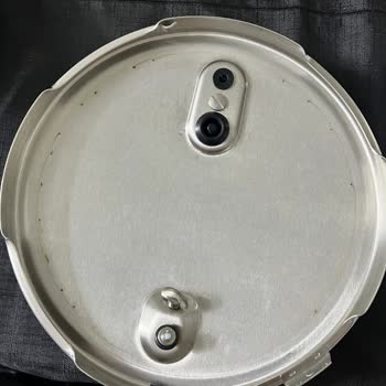 Fissler Green Düdüklü Kapağında Birkaç Kullanım Sonrası Pas Lekeleri