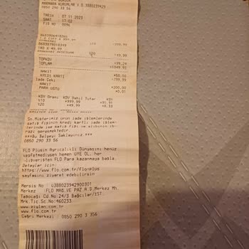 FLO Ayakkabı FLO Kendi Kendine Topuğu Çöküp Yırtılan Ayakkabıyı Değişmiyor