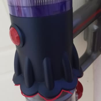 Dyson V12 Süpürgem Her Gün Başka Bir Problem Çıkarıyor