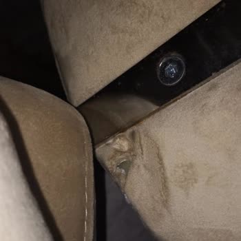 Aksu Çarşı Koltuğum Zarar Gördü.