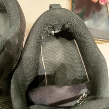 Deichmann Mağazası Sattığı Ürünün Arkasında Kesinlikle Durmuyor.