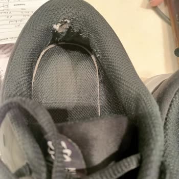 Deichmann Mağazası Sattığı Ürünün Arkasında Kesinlikle Durmuyor.