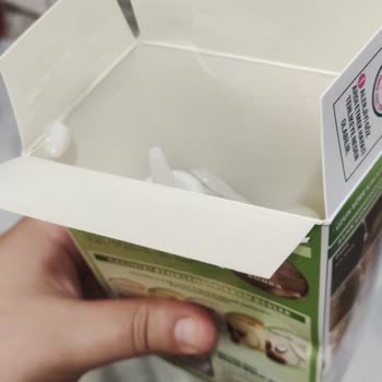 Garnier Saç Boyası Oksidan Kremin Kapağı Kapatılmamış