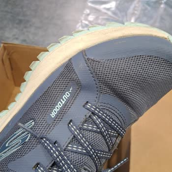 Skechers Ayakkabı Kenarları Açıldı.