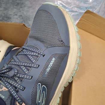 Skechers 4-Season Shoes Premature Wear & Tear