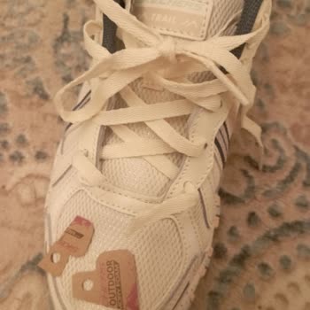 Skechers Ayakkabı Bağcığı Hiçbir Yerde Yok!