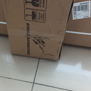 MNG Kargo Ardahan Şubesi Hasarlı Kargoyu Bilgi Vermeden Bırakıp Gitmişler