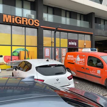 Migros Otopark Şikayet Ve Araçlı Kuryelerin Tavrı