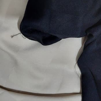 Organic Scarfs Markasından Defolu Eşarp