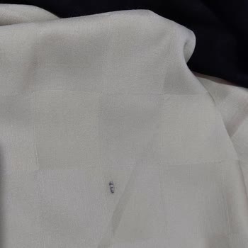 Organic Scarfs Markasından Defolu Eşarp