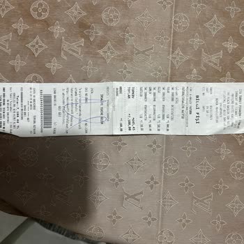 Massimo Dutti'de Fatura Farkı: İstenmeyen Fular Ücreti