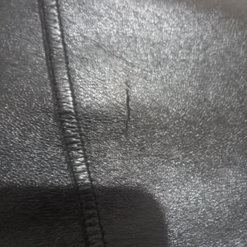 4 Aylık Derimod Ceketin Derilerin Dökülmesi Ve Değişim Yapılmaması.