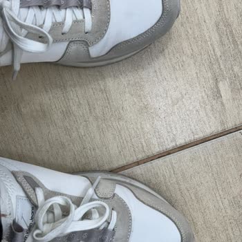 Calvin Klein Ayakkabım 3. Giyişimde Renk Attı