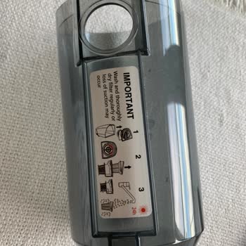 Tefal X Pert Şarjlı Dikey Süpürge Nin Toz Haznesindeki Gri Parça Düştü