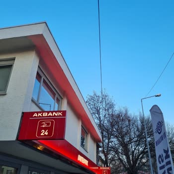 Türk Telekom Değersiz Hissettiren Kablo Çirkinliği