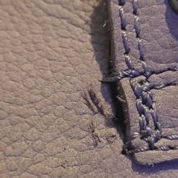 Yeşil Kundura Defolu Ürün Yolluyor Değişim İçin De Yardımcı Olmuyor...