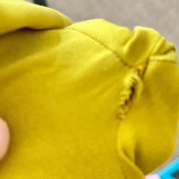 Mademoi Sökük Ve Ölçüsü Eşit Olmayan Dikişleri Düzensiz Olan Ürünler