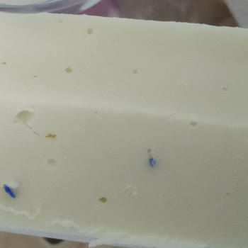 Onur Süt 10süt Taze Kaşar İçinden Çıkan Mavi Plastik Parça