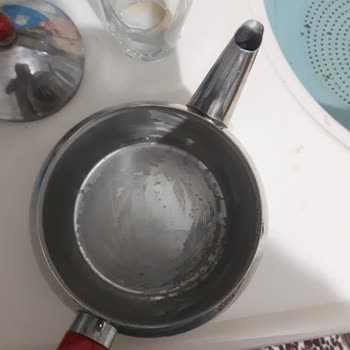 Saka Su Bunu Memnun Değilim Taş Ve Kum Çıkıyor Bu Çeşme Su Gibi