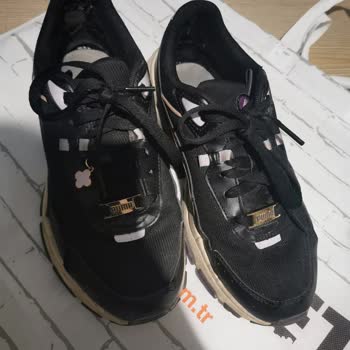 Puma Garanti Süresi Dolmamış Ayakkabı İçin Sorumluluk Almıyor