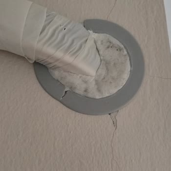 Arçelik Servisinin Klima Takarken Duvarıma Verdiği Büyük Hasar