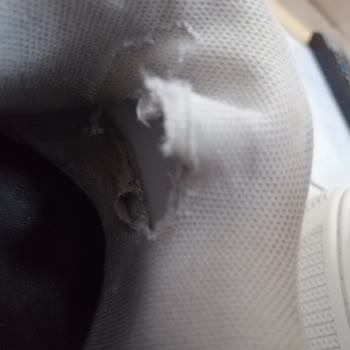 Ayakkabı Dünyası Ayakkabılarında Problem Var
