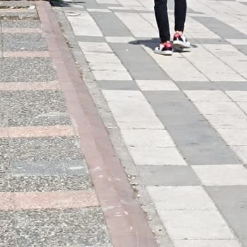 Şahinbey Belediyesi Ruhsatsız İş Yeri Kaldırımın Sökülmesi