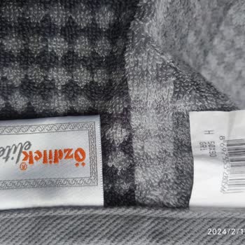 Özdilek'ten Havlu Bornoz Seti Aldık Tüğ Dökmeyi Bir Türlü Bitirmedi.