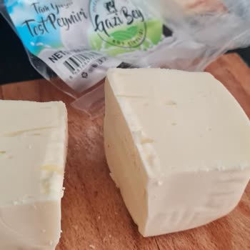 Peynirden Çıkan Cisimler Ve Firma Müşteri Arasında Geçen Diyalog...