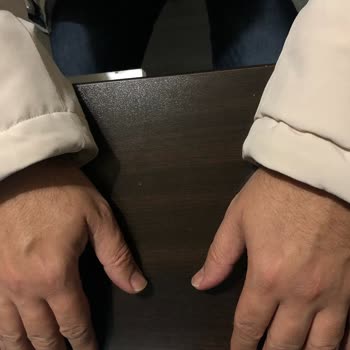 Boyner / Jack & Jones Mont Sol Kolunda Dikiş Hatası