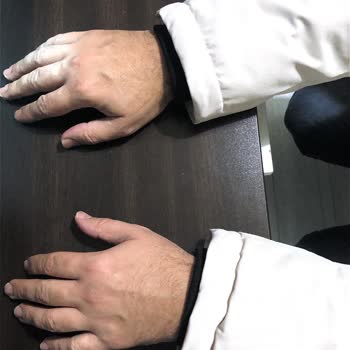 Boyner / Jack & Jones Mont Sol Kolunda Dikiş Hatası