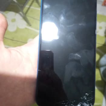 Reeder Ekran Küçücük Bir Darbede Kırıldı