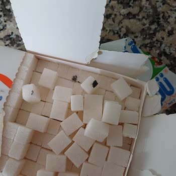 Balküpü Paketin İçinden Çıkan