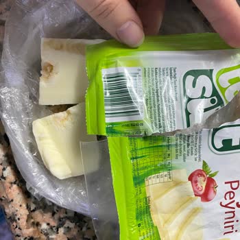 Teksüt Kaşar Peyniri İçerisinden Çıkanlar