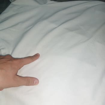 Bershka T Shirt Ütü Lekesi Oldu Çözümü Var Mı Sarı Bir Leke