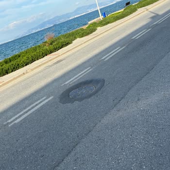 İzmir Büyükşehir Belediyesi İzmir Yollarının Arabamı Pert Etmeye Çalışması