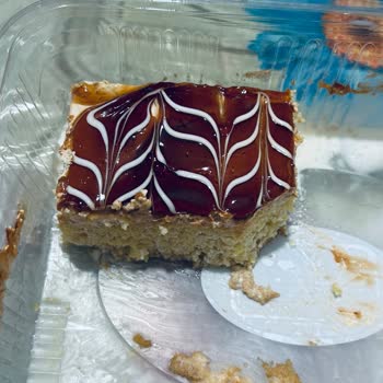 Şengöz Baklava & Pasta Şengöz Baklavaları Bozuk Ürünler Satıyorlar