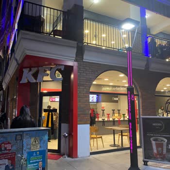 Ramazan İftarında KFC Şehzadeler'de Uzun Bekleyiş Ve Kötü Hizmet