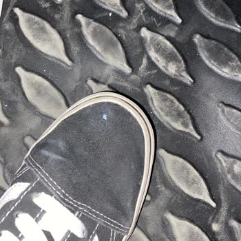 Vansvturkiye.com Vans Ayakkabı Ayağa Solma Yapıyor,1 Sene Olmadan Ayakkabı Delindi.